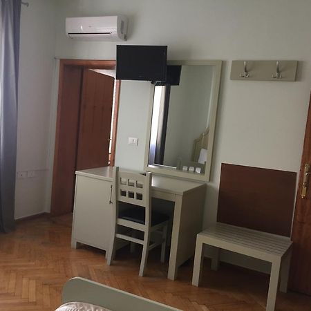 Hotel De Paris Tiranë Luaran gambar