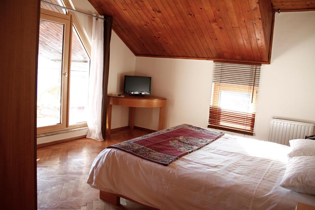 Hotel De Paris Tiranë Bilik gambar