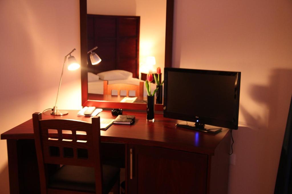 Hotel De Paris Tiranë Bilik gambar