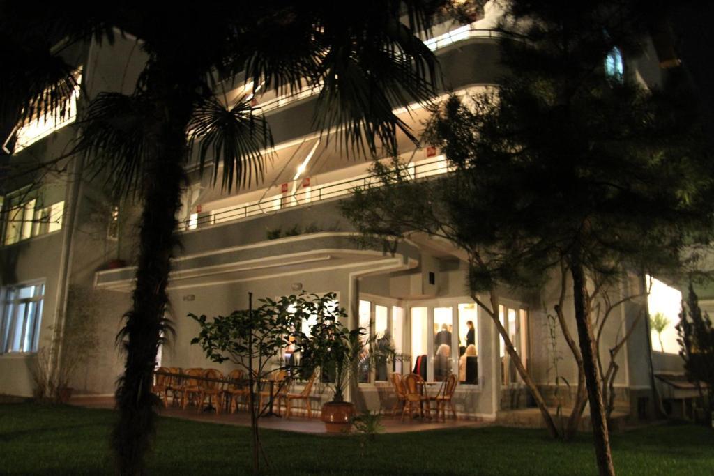 Hotel De Paris Tiranë Luaran gambar