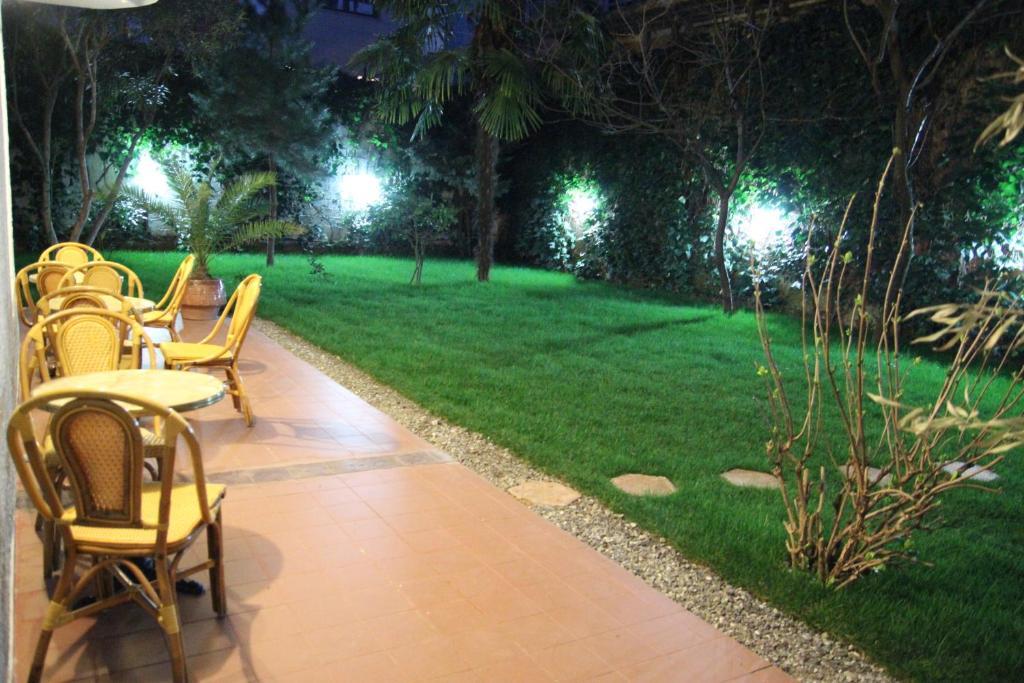 Hotel De Paris Tiranë Luaran gambar