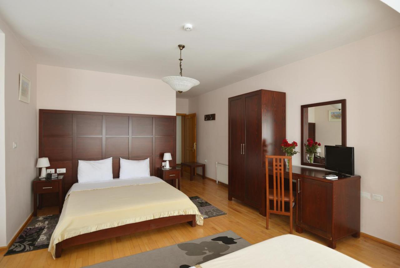 Hotel De Paris Tiranë Luaran gambar
